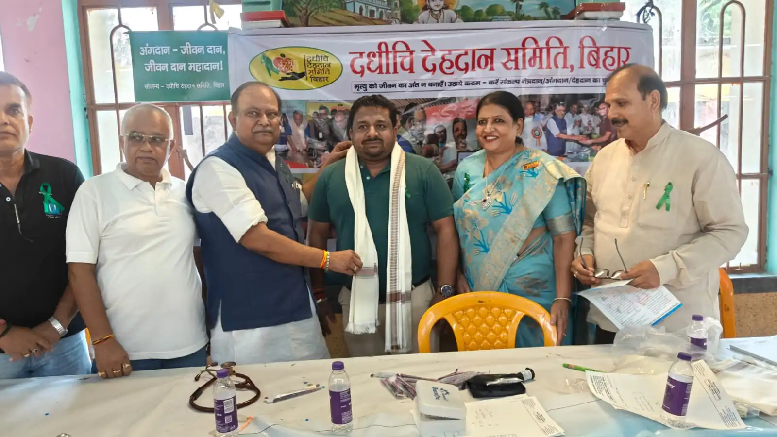 Dr. Ashutosh Asthana honoured at an award ceremony